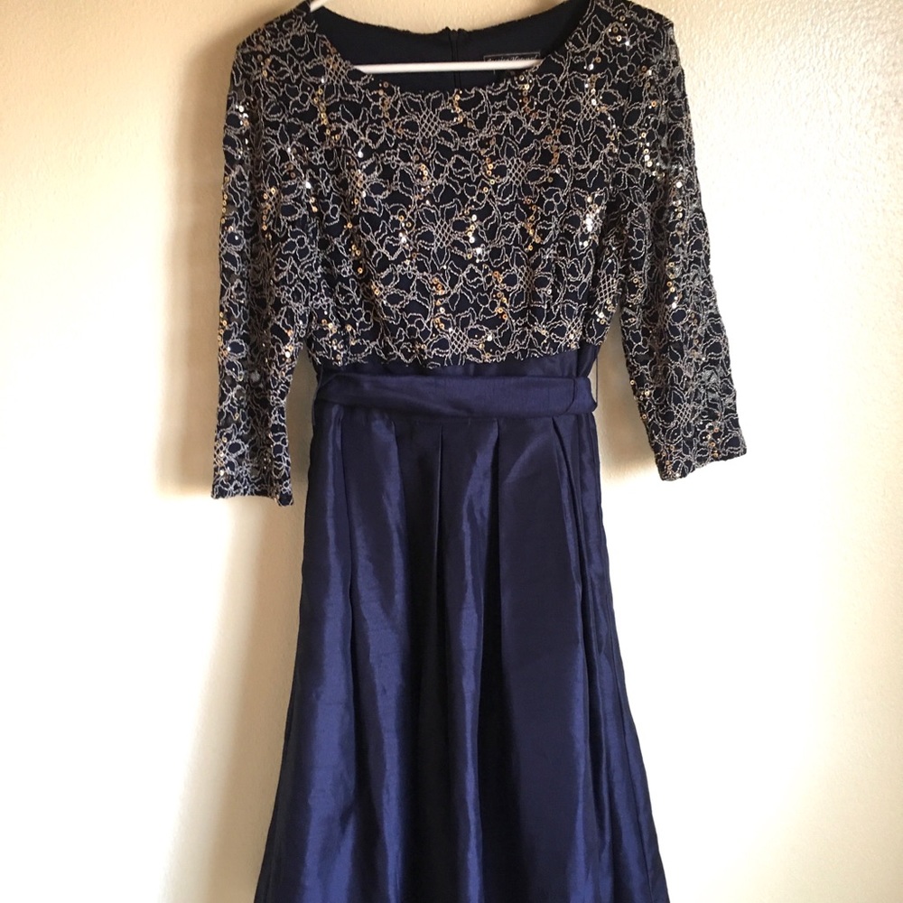 Jessica Howard navy blue long formal prom dress
